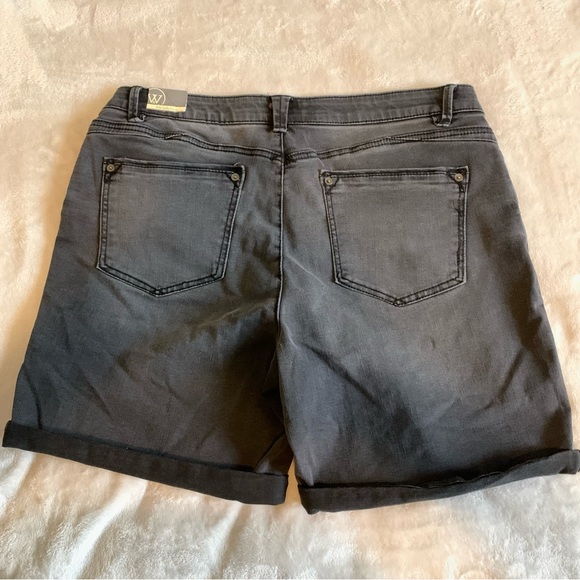 WIT & WISDOM 'Ab'Solution Roll Cuff Denim Shorts in Black Size 14 - Picture 5 of 15